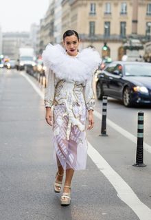 Amy Jackson feet photo 7
