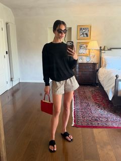 Amy Jackson feet photo 4