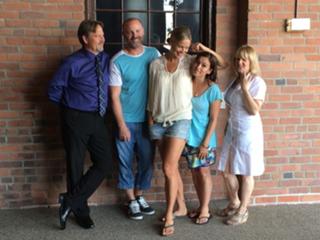 Amy Jo Johnson feet photo thumbnail