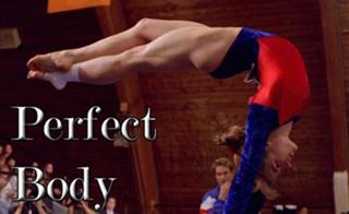 Amy Jo Johnson feet photo thumbnail