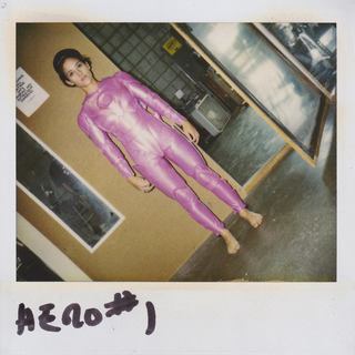 Amy Jo Johnson feet photo thumbnail