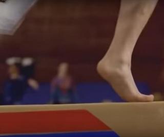Amy Jo Johnson feet photo thumbnail