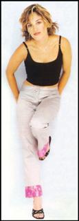 Amy Jo Johnson feet photo thumbnail