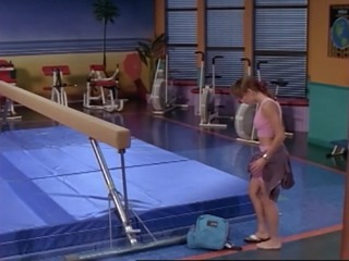 Amy Jo Johnson feet photo thumbnail
