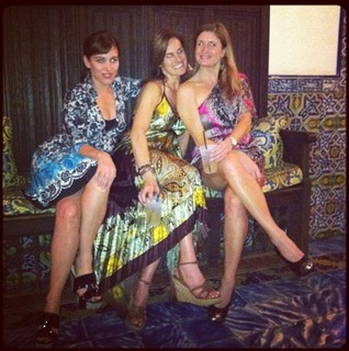 Amy Jo Johnson feet photo thumbnail