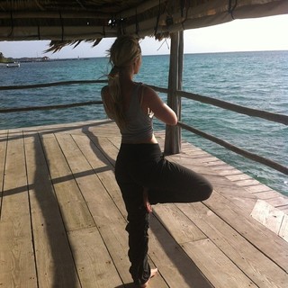 Amy Johnston feet photo 15