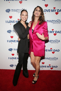 Amy Landecker feet photo 10