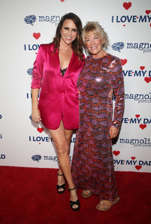 Amy Landecker feet photo 4