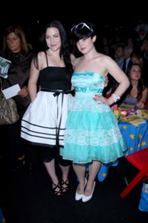 Amy Lee feet photo thumbnail
