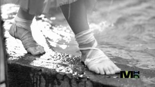 Amy Lee feet photo thumbnail