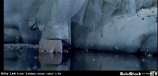 Amy Lee feet photo thumbnail