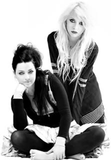 Amy Lee feet photo thumbnail