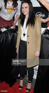 Amy Macdonald feet photo thumbnail