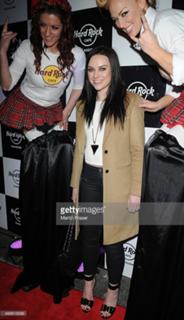 Amy Macdonald feet photo thumbnail