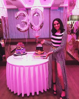 Amy Macdonald feet photo thumbnail