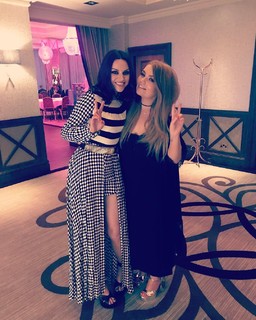 Amy Macdonald feet photo thumbnail