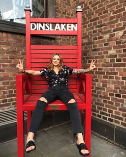 Amy Macdonald feet photo thumbnail