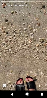 Amy Macdonald feet photo thumbnail