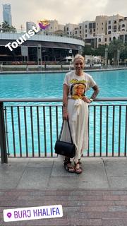 Amy Macdonald feet photo thumbnail