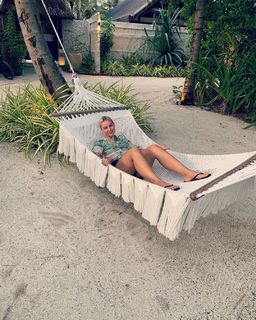 Amy Macdonald feet photo thumbnail