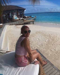 Amy Macdonald feet photo thumbnail