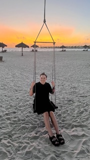 Amy Macdonald feet photo thumbnail