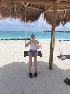 Amy Macdonald feet photo thumbnail