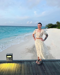 Amy Macdonald feet photo thumbnail