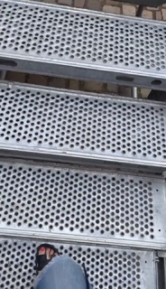 Amy Macdonald feet photo thumbnail