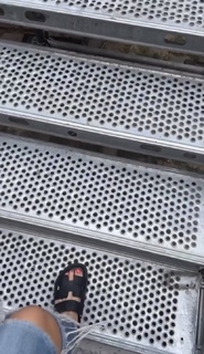 Amy Macdonald feet photo thumbnail