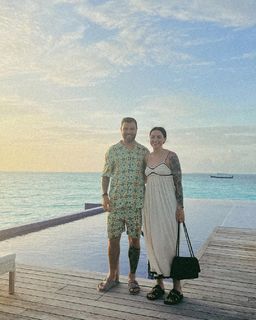 Amy Macdonald feet photo thumbnail