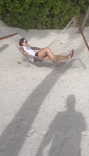 Amy Macdonald feet photo thumbnail