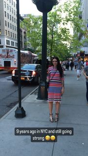 Amy Macdonald feet photo thumbnail