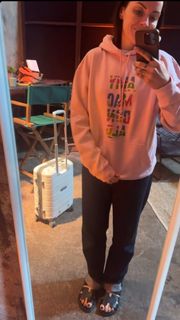 Amy Macdonald feet photo thumbnail