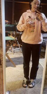 Amy Macdonald feet photo thumbnail