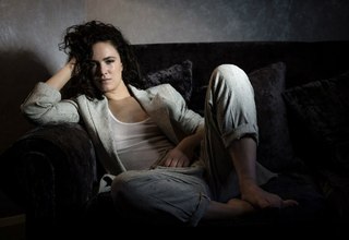 Amy Manson feet photo 15