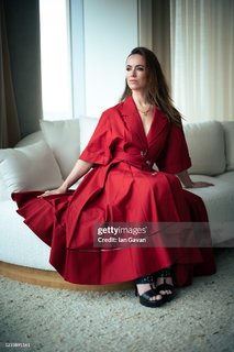 Amy Manson feet photo 14