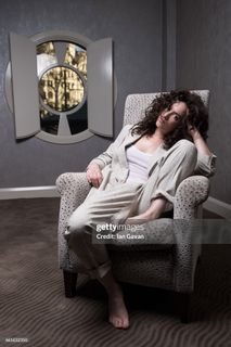 Amy Manson feet photo 6