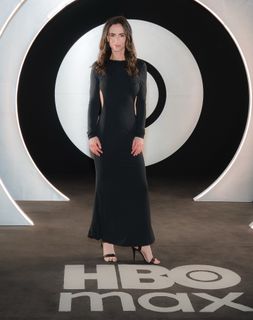 Amy Manson feet photo 4