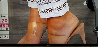 Amy Morrison feet photo 10