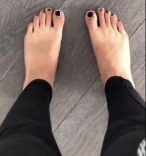 Amy Nelson feet photo 12
