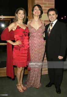 Amy Pietz feet photo 4