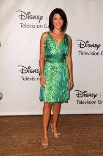 Amy Pietz feet photo 1