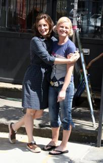 Amy Poehler feet photo thumbnail