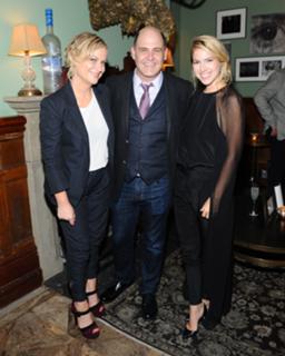 Amy Poehler feet photo thumbnail