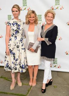 Amy Poehler feet photo thumbnail