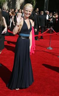 Amy Poehler feet photo thumbnail