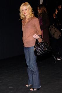 Amy Poehler feet photo thumbnail