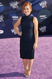 Amy Poehler feet photo thumbnail