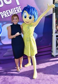 Amy Poehler feet photo thumbnail
